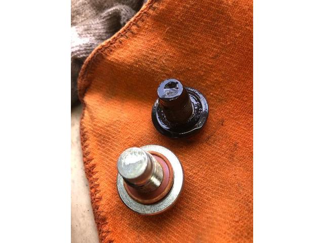 ジープ ラングラー アンリミテッド オイル交換