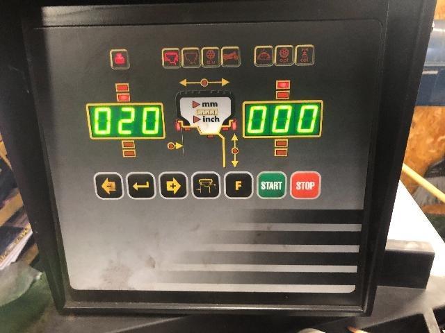 ポルシェ 911 997ターボ フロントタイヤ交換