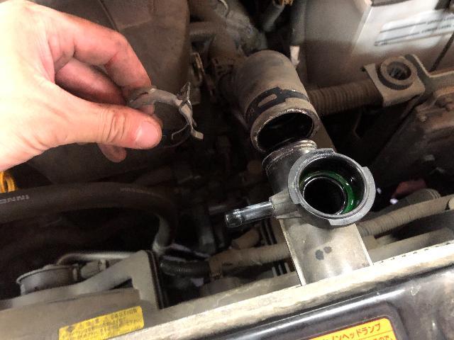 日産 C25 セレナ ラジエーター交換