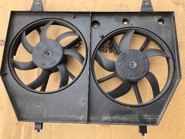 日産 C25 セレナ ラジエーター交換