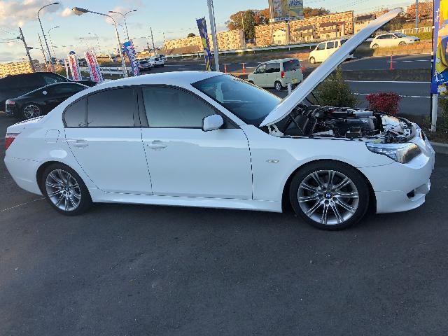 BMW E60 525i Mスポーツ バッテリー交換