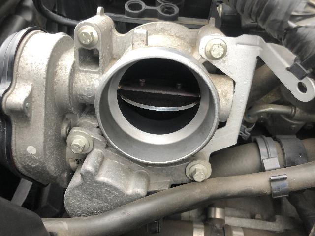 ボルボ V50 スロットル清掃 エアホース交換