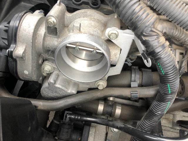 ボルボ V50 スロットル清掃 エアホース交換