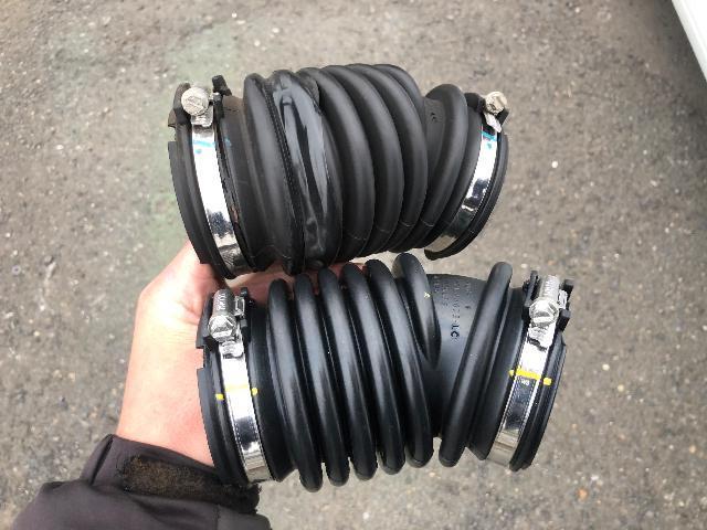 ボルボ V50 スロットル清掃 エアホース交換