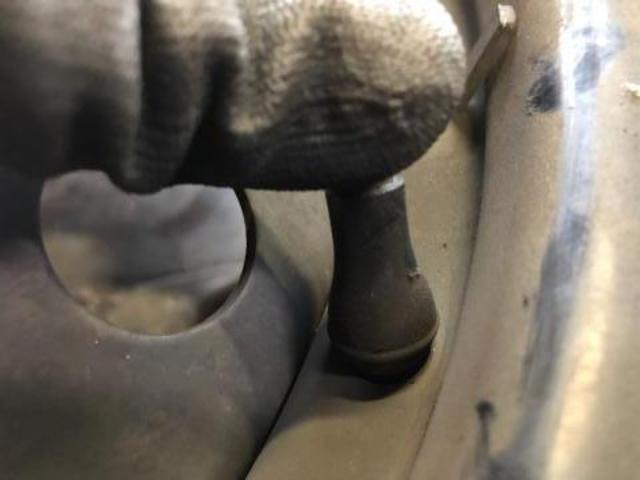 トヨタ プリウスα 車検整備 タイヤ交換 ミシュラン プライマシー4