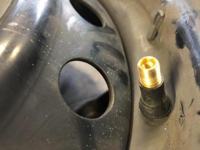 トヨタ プリウスα 車検整備 タイヤ交換 ミシュラン プライマシー4