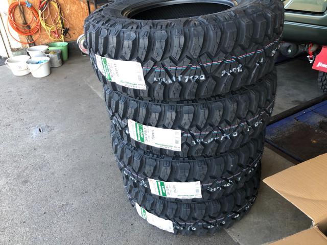 KUMHO ROAD VENTURE MT71 265/70R17 トヨタ FJクルーザー