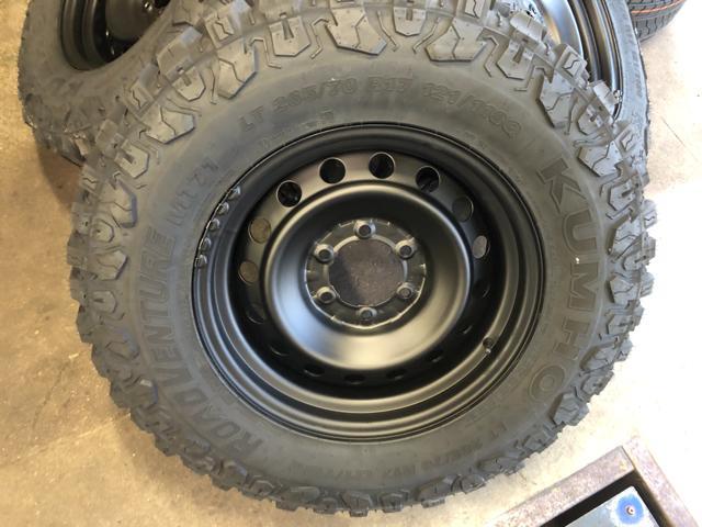 265/70r17 マットタイヤ