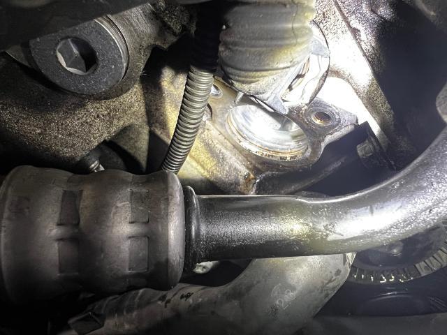 BMW Z4 E89 ウォーターホースからの水漏れ修理