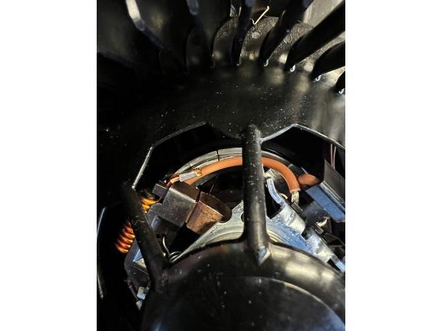 フォルクスワーゲン ゴルフヴァリアント ブロアモーター交換