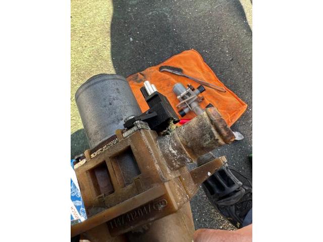 メルセデス・ベンツVクラス w638ヒーターバルブ交換