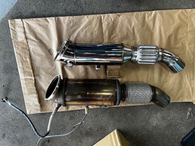 トヨタ 90スープラ ダウンパイプ交換 GRスープラRZダウンパイプ トヨタ 90スープラ ダウンパイプ交換 GRスープラRZダウンパイプ