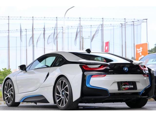 【入荷情報】BMW i8ベースグレード（2016年）が入荷しました！