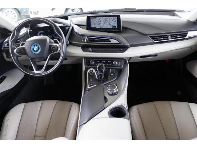 【入荷情報】BMW i8ベースグレード（2016年）が入荷しました！