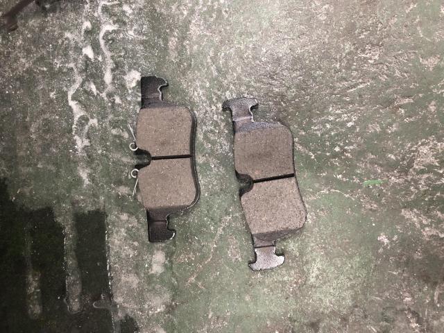 MINI　ミニクーパー　クロスオーバー・リヤディスクパッド交換・ディラーだと工賃が高い！？ジャストオートで安く作業！！～【栃木県宇都宮市・下野市「ジャストオート」作業メニュー～