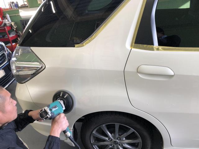 ホンダ　フィットシャトルハイブリッド　GP2・安くバンパーの板金塗装・安価でボディーの磨き・艶出し／コーティングって高い！？安く・磨き・艶出しで十分な仕上がり～【栃木県宇都宮市・下野市「ジャストオート」作業メニュー～