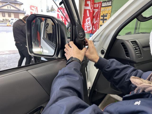 トヨタ　ハイエースバン　GDH206V／お安くナビの取付け／安価でフリップダウンモニターの取付け／コーティングって高い！？安く・磨き・艶出しで十分な仕上がり～【栃木県宇都宮市・下野市「ジャストオート」作業メニュー～