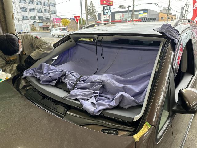 【フォルクスワーゲン｜ゴルフ　トゥーラン｜クロストゥーラン｜1TCTHW】フロントガラス交換｜工賃お安く～｜持込みOK【栃木県・宇都宮市・下野市「ジャストオート」作業メニュー】～