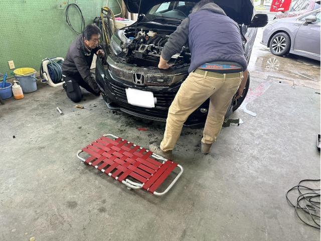 ホンダ　ヴェゼル　RU3／社外　グリル　交換／お安く取付け／コーティングって高い！？安く・磨き・艶出しで十分な仕上がり～【栃木県宇都宮市・下野市「ジャストオート」作業メニュー】～