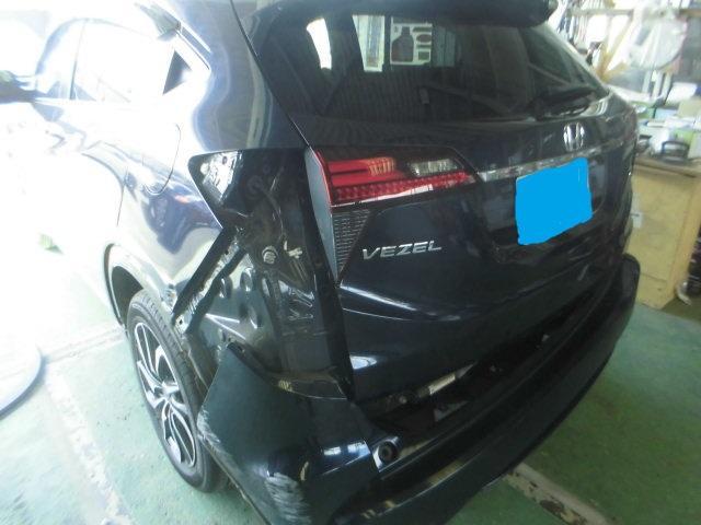 ヴェゼル　左後ろパネルのキズ　板金修理・塗装　バンパー交換　