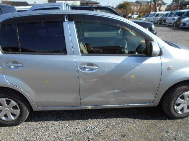 パッソ フロントドア・リヤドア・ロッカアウタパネルのキズ凹みの修理・部品取替・鈑金塗装