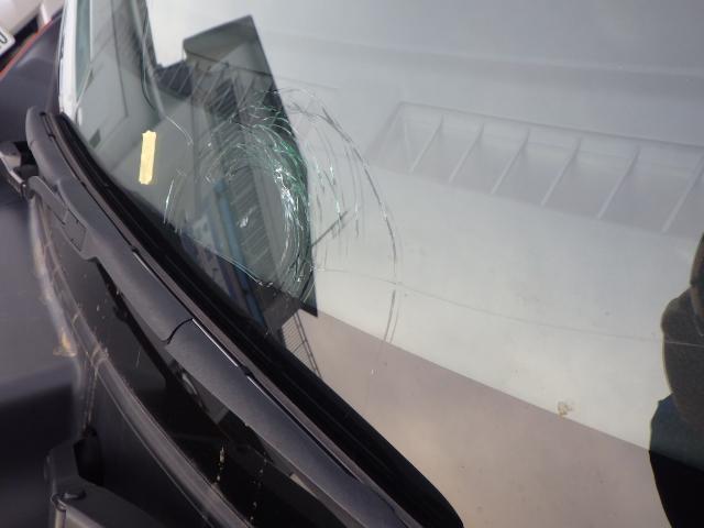 スズキ　スイフトスポーツ　フロントガラス交換（板金修理）