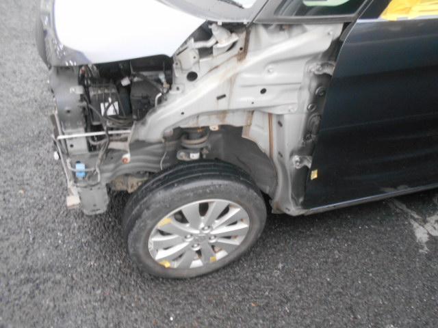 スズキ　スペーシア　左フロントフェンダー　左フロントドア　鈑金修理