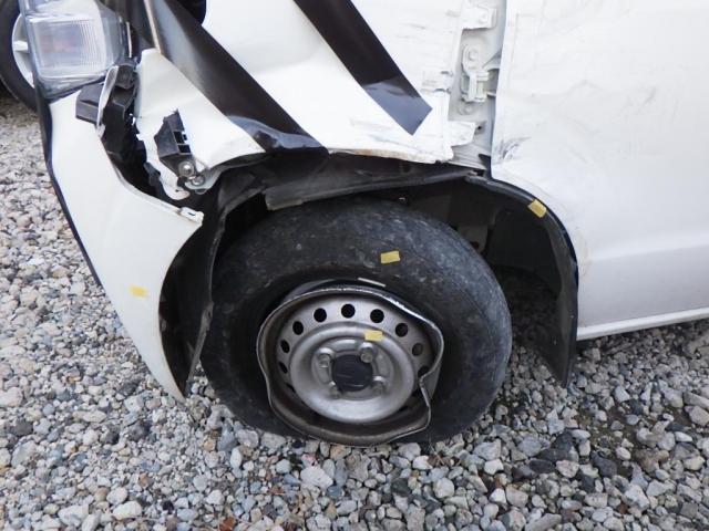 スズキ　エブリイ　フロント部分鈑金修理