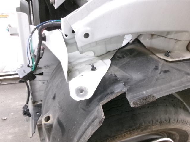 スズキ　エブリイ　フロント部分鈑金修理