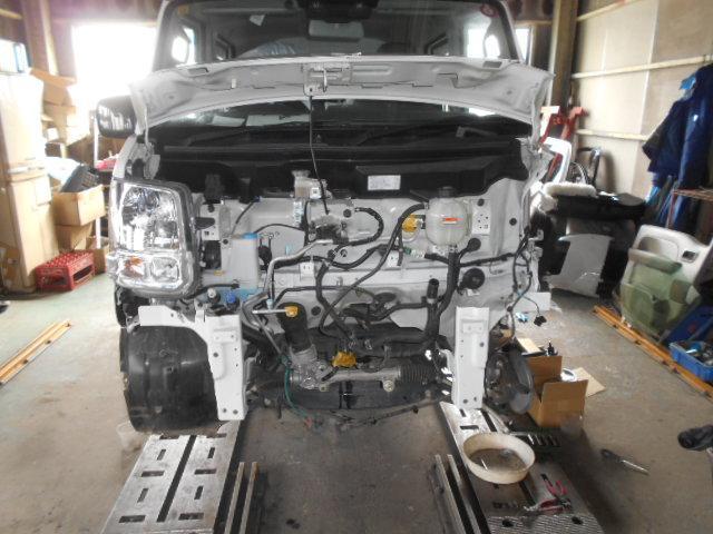 スズキ　エブリイ　フロント部分鈑金修理