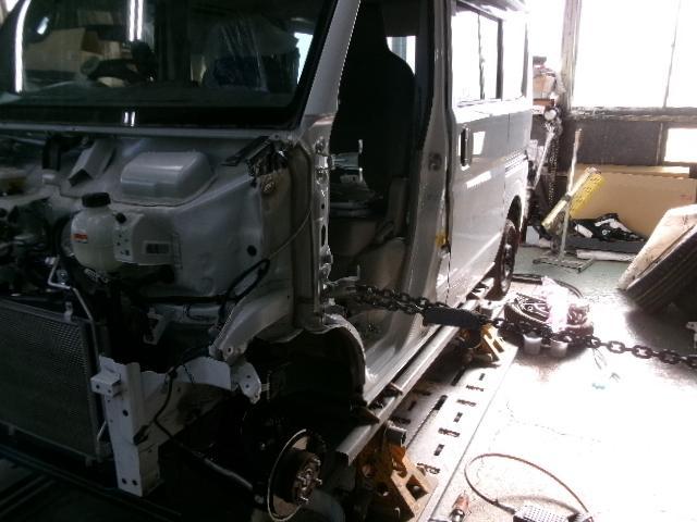 スズキ　エブリイ　フロント部分鈑金修理