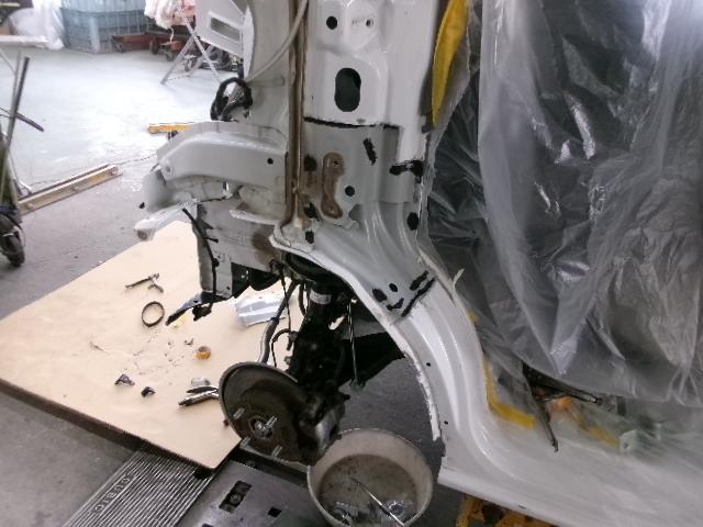 スズキ　エブリイ　フロント部分鈑金修理