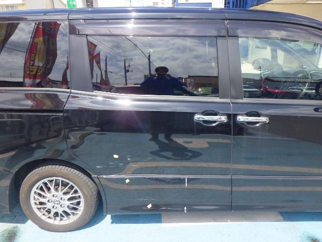 トヨタ　ヴォクシー　右スライドドア　鈑金修理