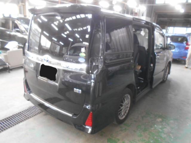 トヨタ　ヴォクシー　右スライドドア　鈑金修理