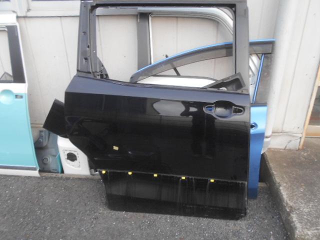 トヨタ　ヴォクシー　右スライドドア　鈑金修理