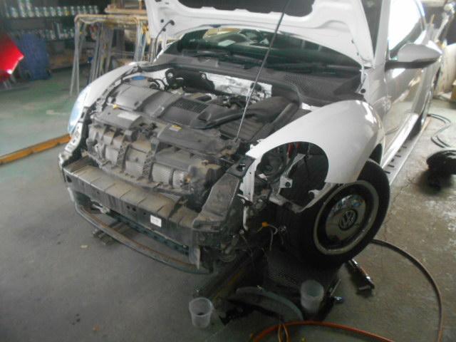 フォルクスワーゲン　ザ・ビートル　フロントバンパー　左ヘッドライト　左フロントフェンダー　鈑金修理