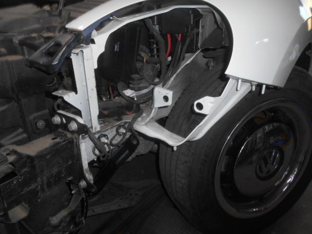 フォルクスワーゲン　ザ・ビートル　フロントバンパー　左ヘッドライト　左フロントフェンダー　鈑金修理