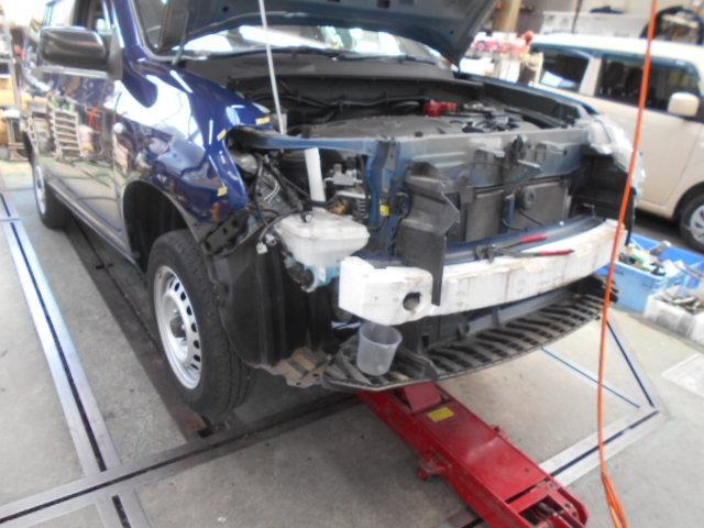 トヨタ　サクシード　フロントバンパー　右フロントフェンダー　鈑金修理