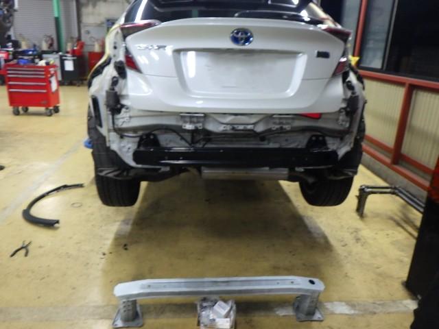 トヨタ C-HR リアバンパー(樹脂パーツ)鈑金修理