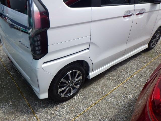 ホンダ N-BOXカスタム 右スライドドア 鈑金修理