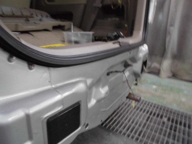 日産　モコ　リアバンパー　バックドア　鈑金修理
