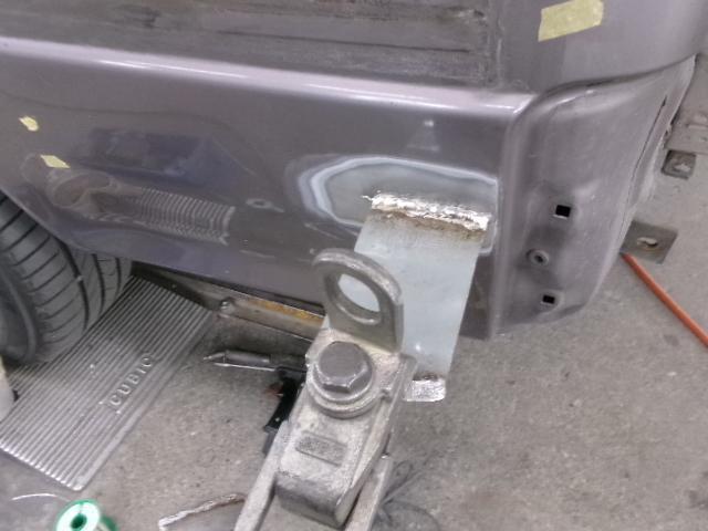 トヨタ　ハイエースバン　リアバンパー　左クオーター　鈑金修理