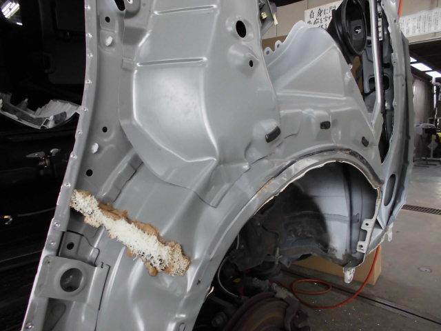 トヨタ　ヴェルファイア　左側面　鈑金修理