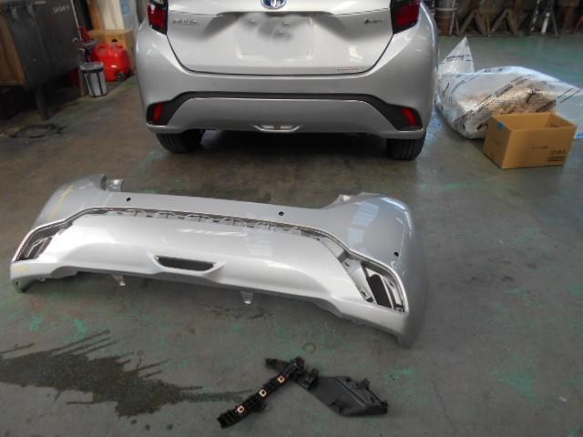 トヨタ　アクア　リアバンパー　鈑金修理