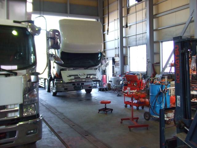 ◇大切な荷物を運ぶトラックだからこそ、しっかりと整備をしたいですよね☆