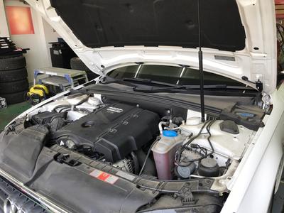 国産、輸入車も対応可能な整備スタッフ