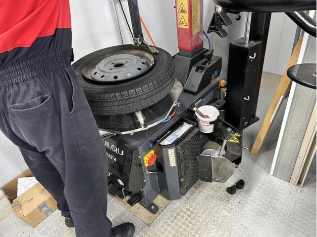 スズキ　アルトエコ　ホイール・タイヤ交換