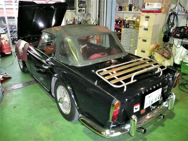 トライアンフ TR-4 エンジン・タペット調整 修理 整備  

栃木県 小山市