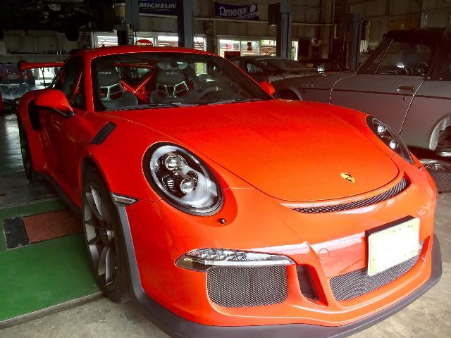 ポルシェ 911 GT3RS  エンジン・オイル交換 警告灯点灯 で キャリアカーで引き取ってきました。