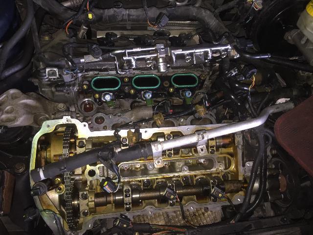 インテークマニホールド タペットカバー 脱着。エンジンオイル漏れ&冷却水漏れ修理 車検整備 ジャガーX グーピトからのご依頼。